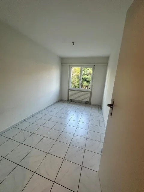 Appartement lumineux 4.5 pièces dans un quartier calme de Schwadernau – photo 7 sur 15
