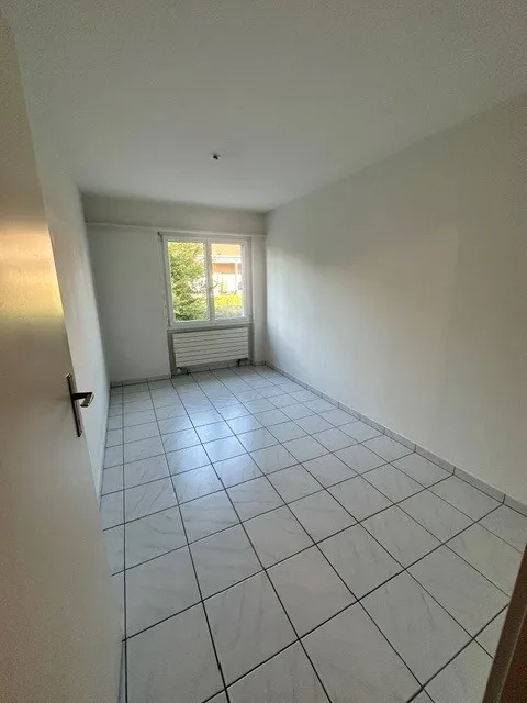 Appartement lumineux 4.5 pièces dans un quartier calme de Schwadernau – photo 9 sur 15
