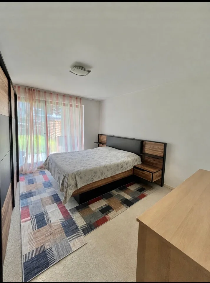 Geräumige 3,5-Zimmer-Wohnung mit eigenem Garten und Parkplätzen – Foto 7 von 13