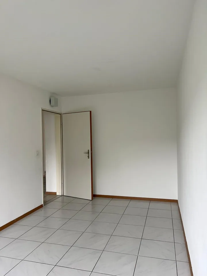 Bel appartement spacieux 3.5 pièces avec cuisine neuve – photo 18 sur 22