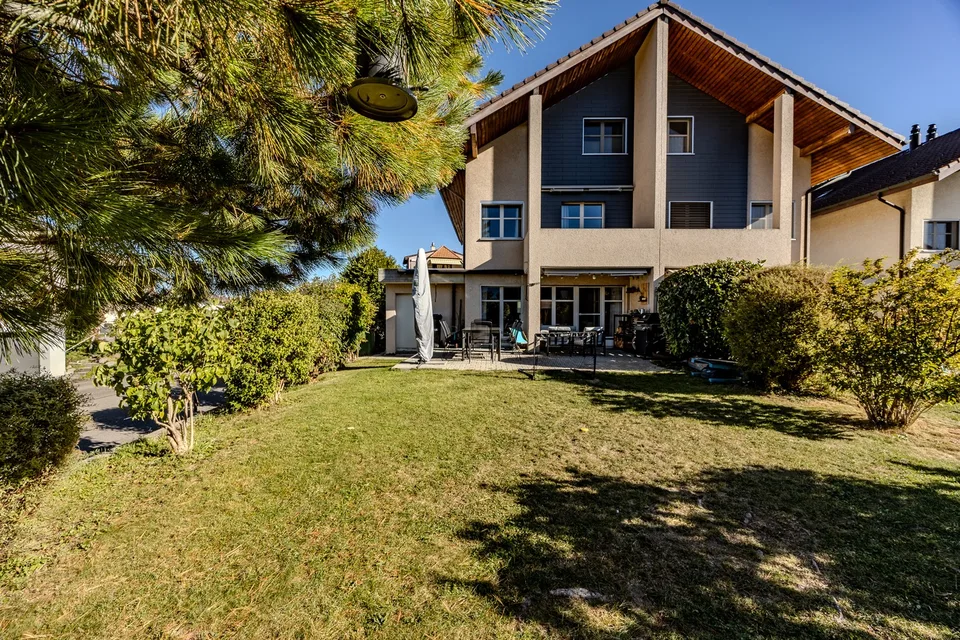 Vivre avec jardin et vue sur les montagnes - Votre nouvelle maison à Uetendorf – photo 2 sur 5