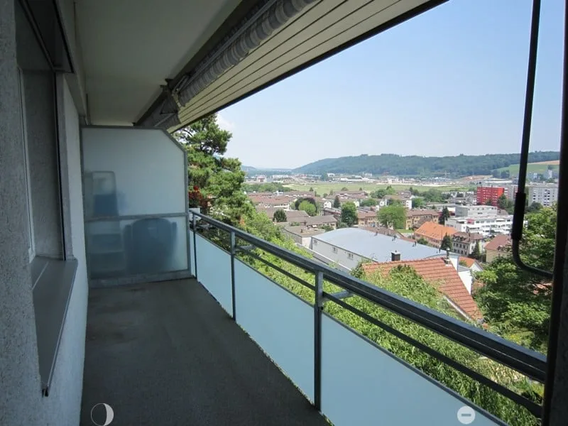 Appartement en duplex de 3,5 pièces avec vue panoramique à Biel – photo 3 sur 13