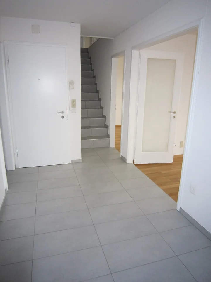 Appartement en duplex de 3,5 pièces avec vue panoramique à Biel – photo 10 sur 13