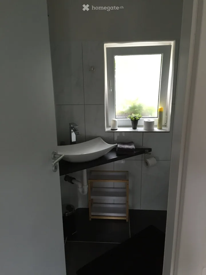 Möblierte 2.5z. Wohnung zu Vermieten – Foto 4 von 5