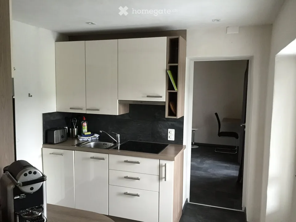 Möblierte 2.5z. Wohnung zu Vermieten – Foto 2 von 5