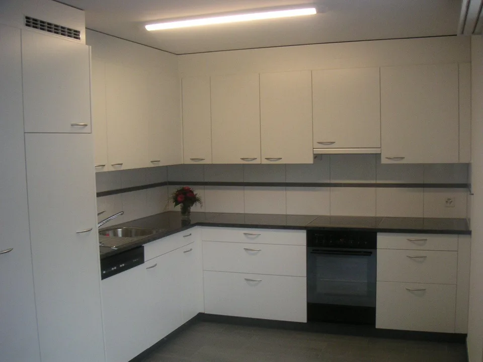 4 1/2 - Zimmerwohnung mit Balkon – Foto 2 von 3