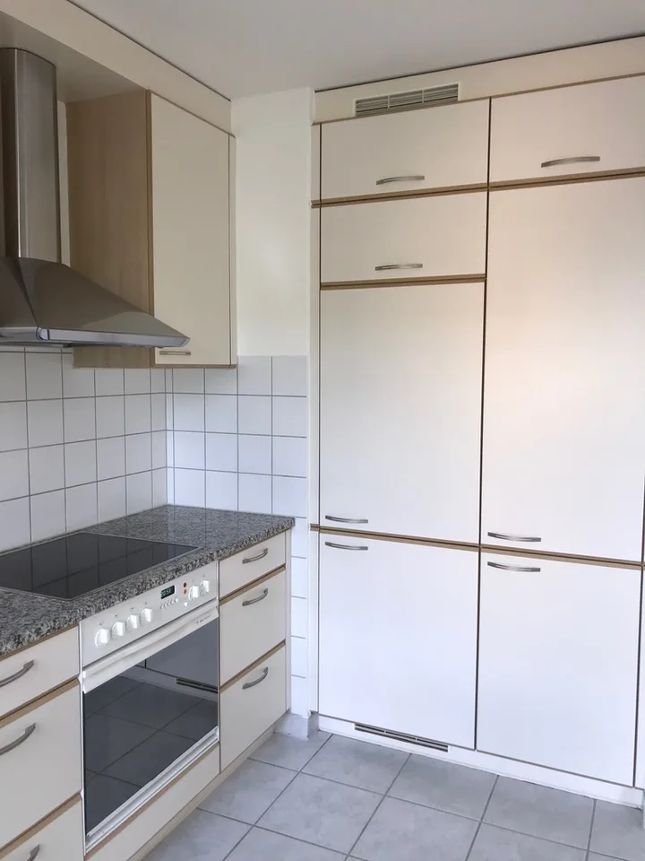 Tolle Wohnung mit Balkon zu vermieten ... – Foto 2 von 11