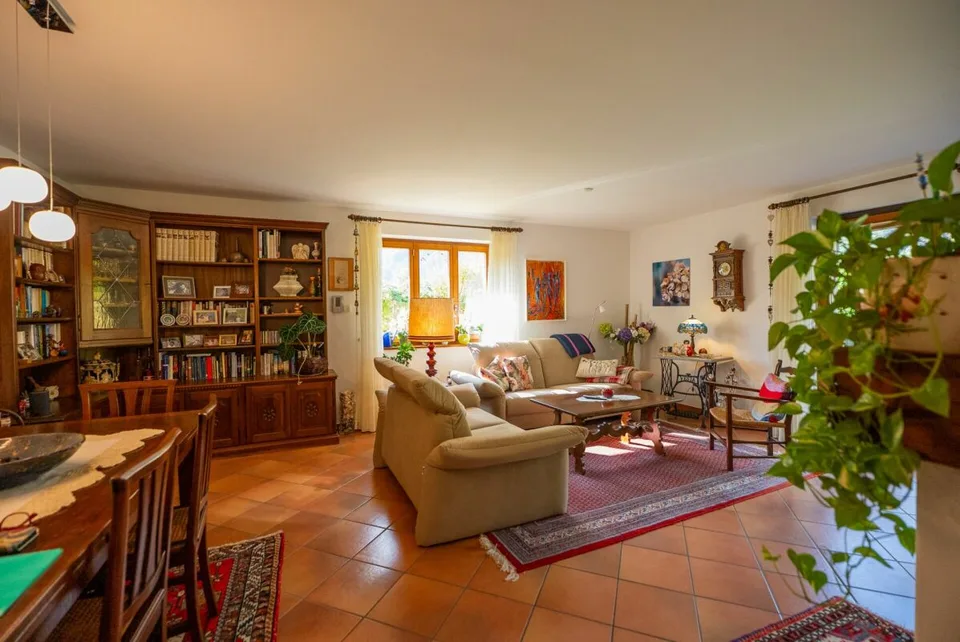 Wir verkaufen ein Einfamilienhaus in Cevio in ruhiger Lage – Foto 7 von 20