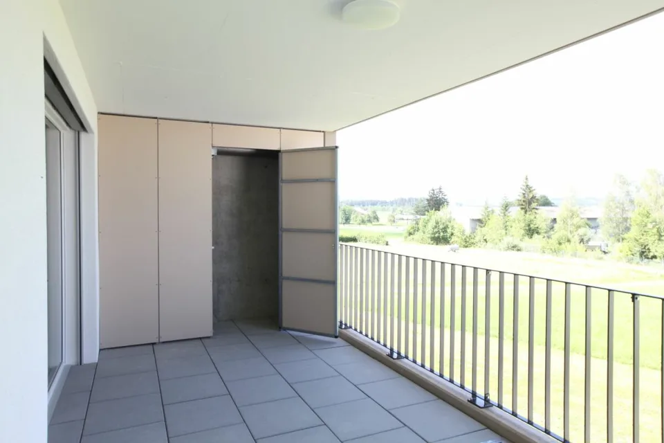 Gemütliche 4.5 Zimmerwohnung mit Balkon und Aussicht ins Grüne. – Foto 12 von 13