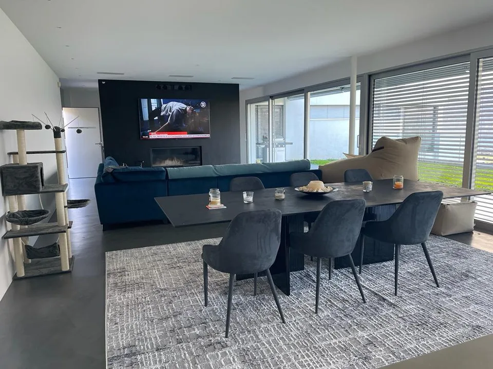 Villa moderne avec vue et piscine – photo 8 sur 11