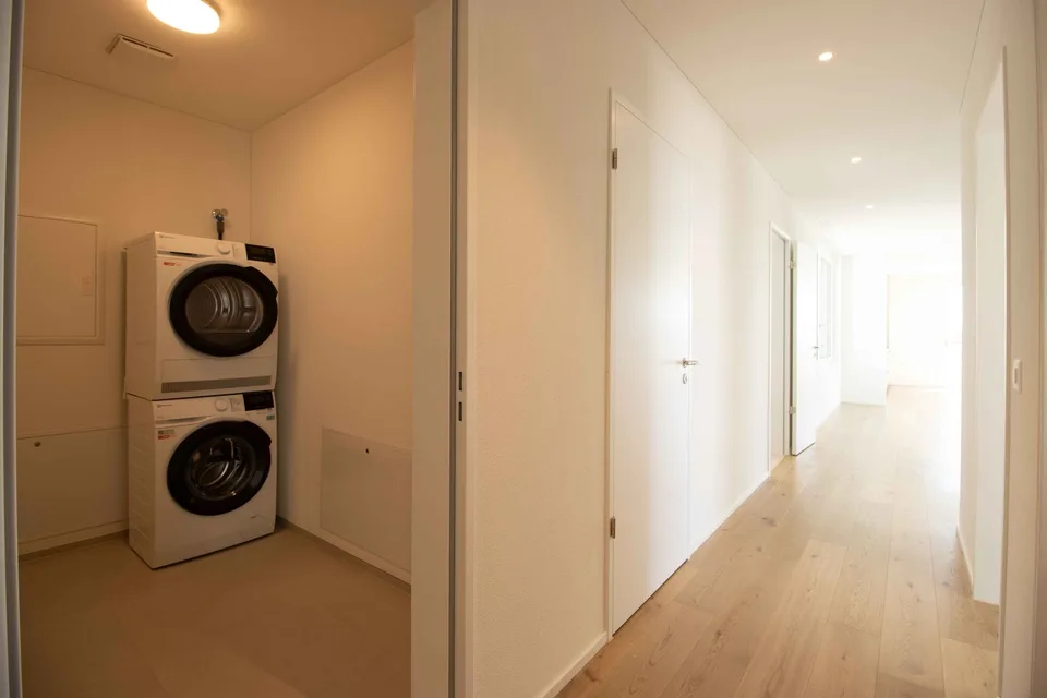 Exclusive senior apartments with a far-reaching view - 3.5-room attic apartment in the Bachpark Widen – photo 3 of 5