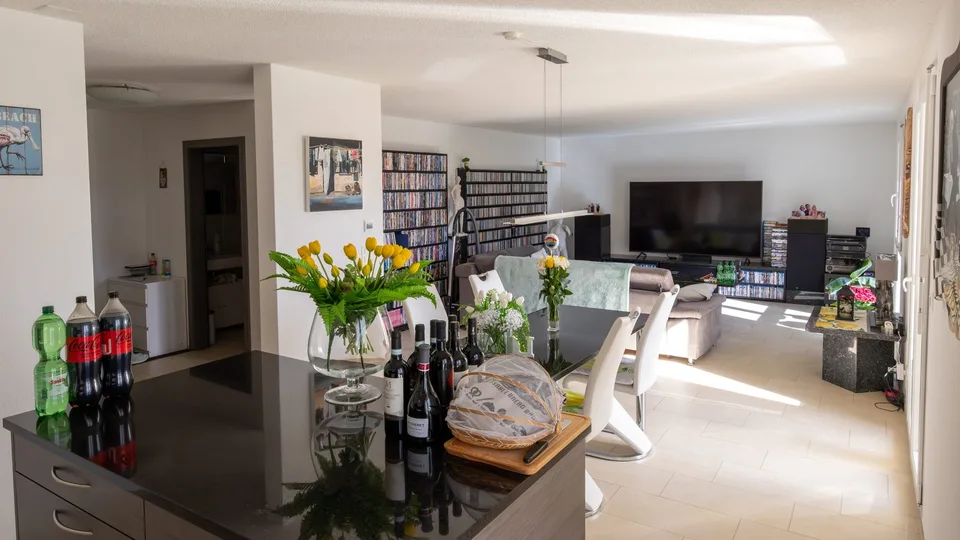 Charmante 3.5-Zimmer-Wohnung mit Balkon und herrlicher Aussicht in Lostorf – Foto 6 von 17