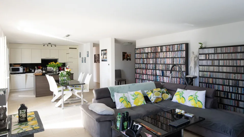 Charmante 3.5-Zimmer-Wohnung mit Balkon und herrlicher Aussicht in Lostorf – Foto 9 von 17