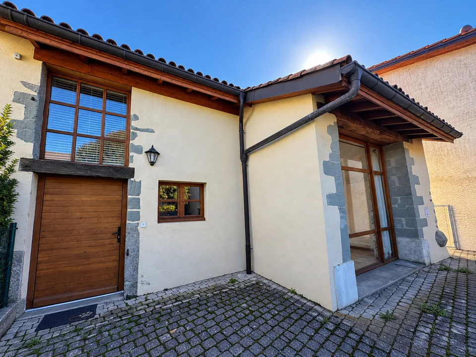 Einzelhaus mit Charme und Garten sowie 4 Schlafzimmern – Foto 8 von 12