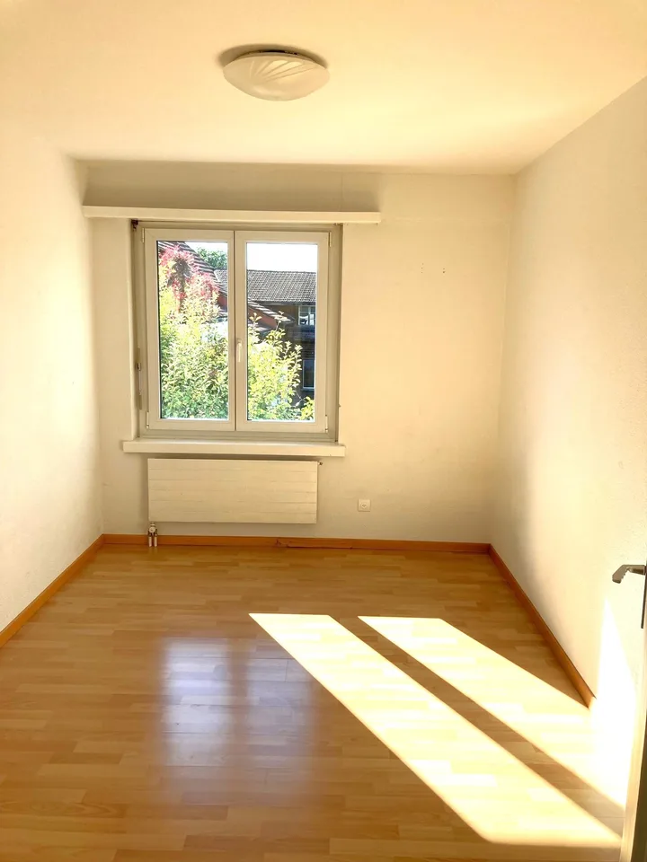 An ruhiger, schöner Lage vermieten wir – Foto 3 von 14