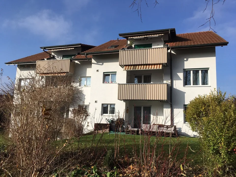An ruhiger, schöner Lage vermieten wir – Foto 2 von 14