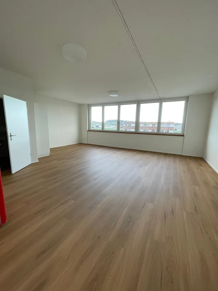Attractive commercial space for individual use - available immediately! – photo 2 of 7