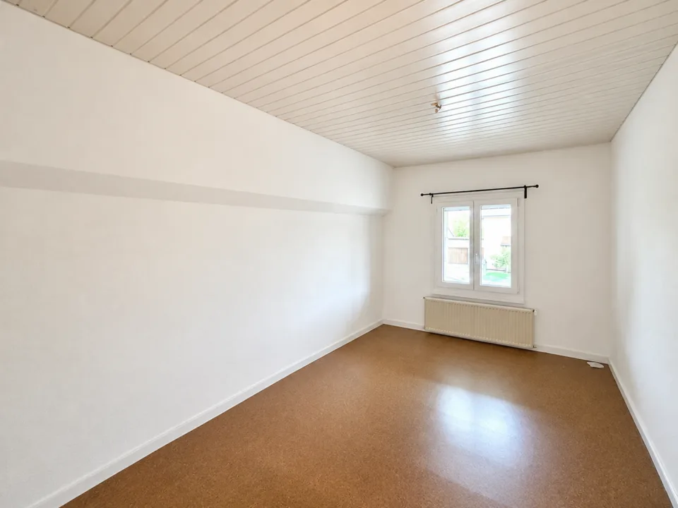 Maison mitoyenne double avec potentiel de développement & système PV ! Copie – photo 5 sur 13