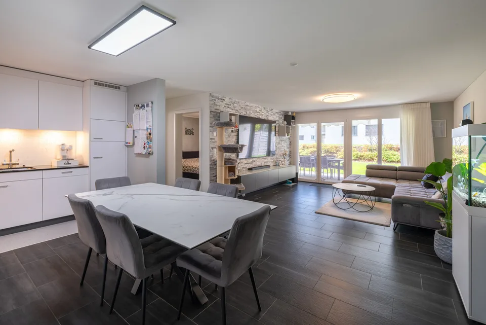 Modern living with private garden - attractive 4.5-room apartment – photo 2 of 13