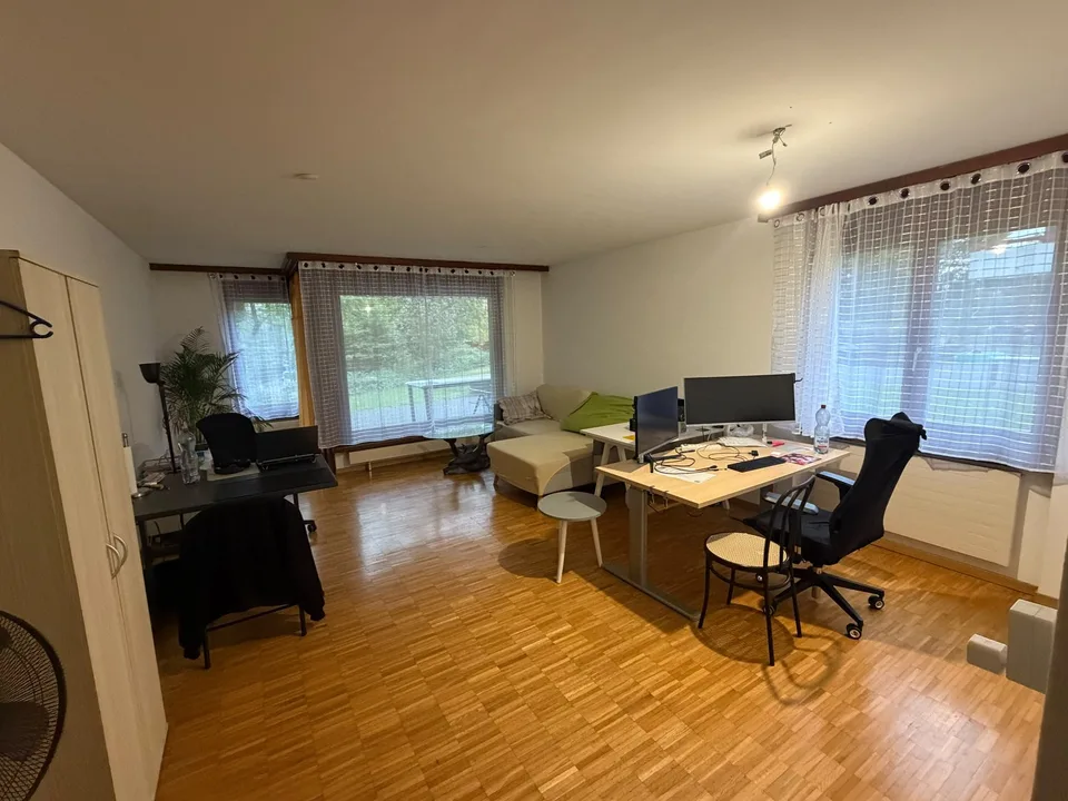 Zentral gelegene 3.5-Zimmer-Gartenwohnung in Affoltern a. A. – Foto 4 von 6