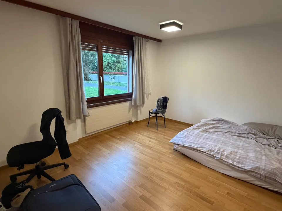 Zentral gelegene 3.5-Zimmer-Gartenwohnung in Affoltern a. A. – Foto 5 von 6