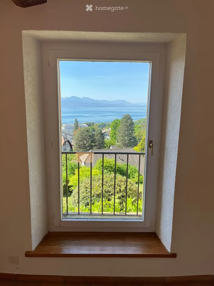 Wunderschöne 5.5-Zimmer-Wohnung mit Seeblick! Vertragsübernahme am 01.11.26!!! – Foto 2 von 5