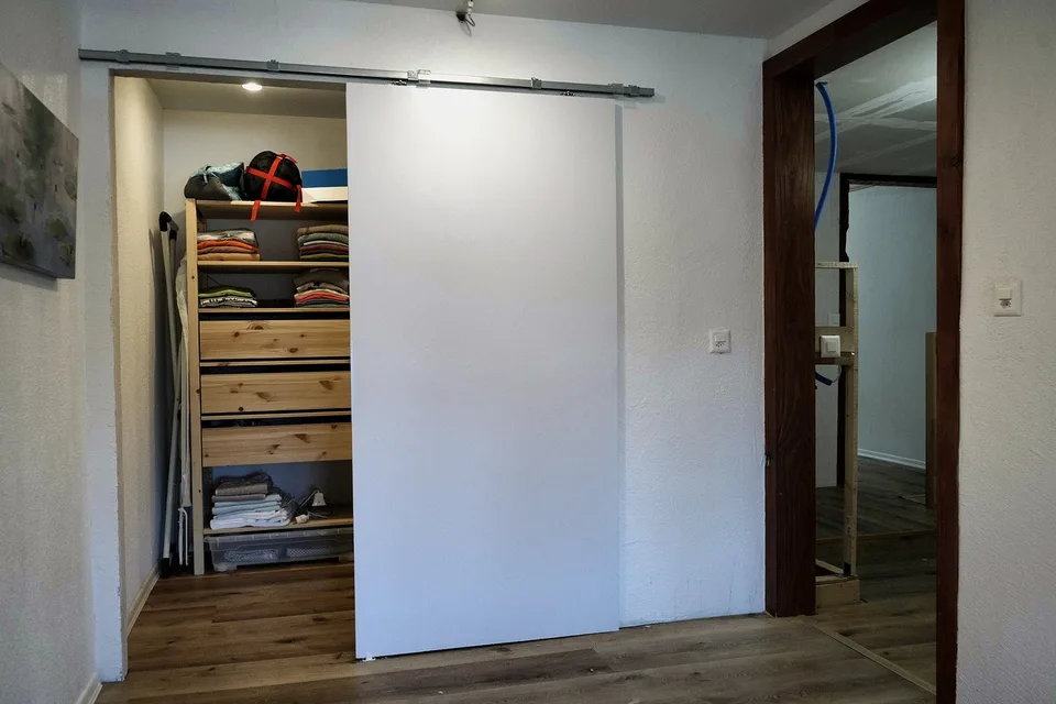 Casa a schiera con fienile, giardino e futuro, pronta per essere progettata – foto 8 di 10