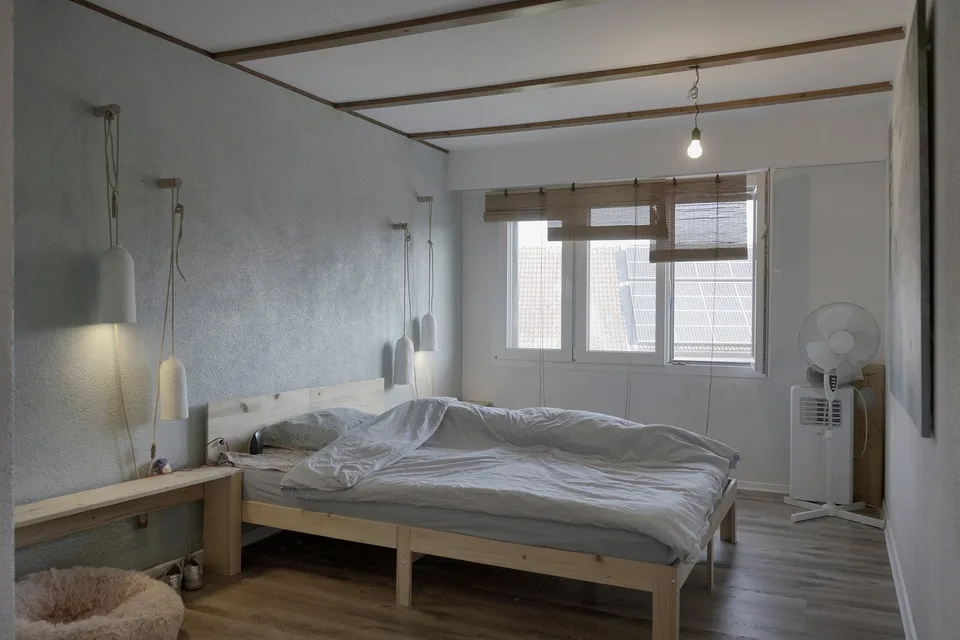 Casa a schiera con fienile, giardino e futuro, pronta per essere progettata – foto 9 di 10