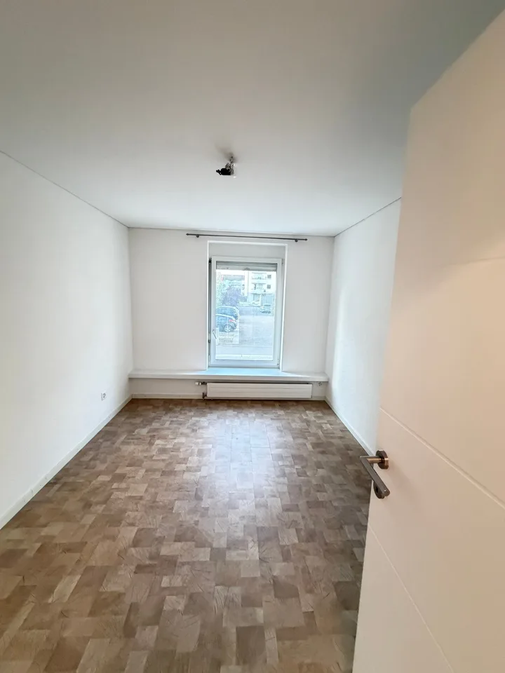 Appartamento luminoso di 5,5 locali al piano terra a Wil SG – disponibile immediatamente! – foto 5 di 10