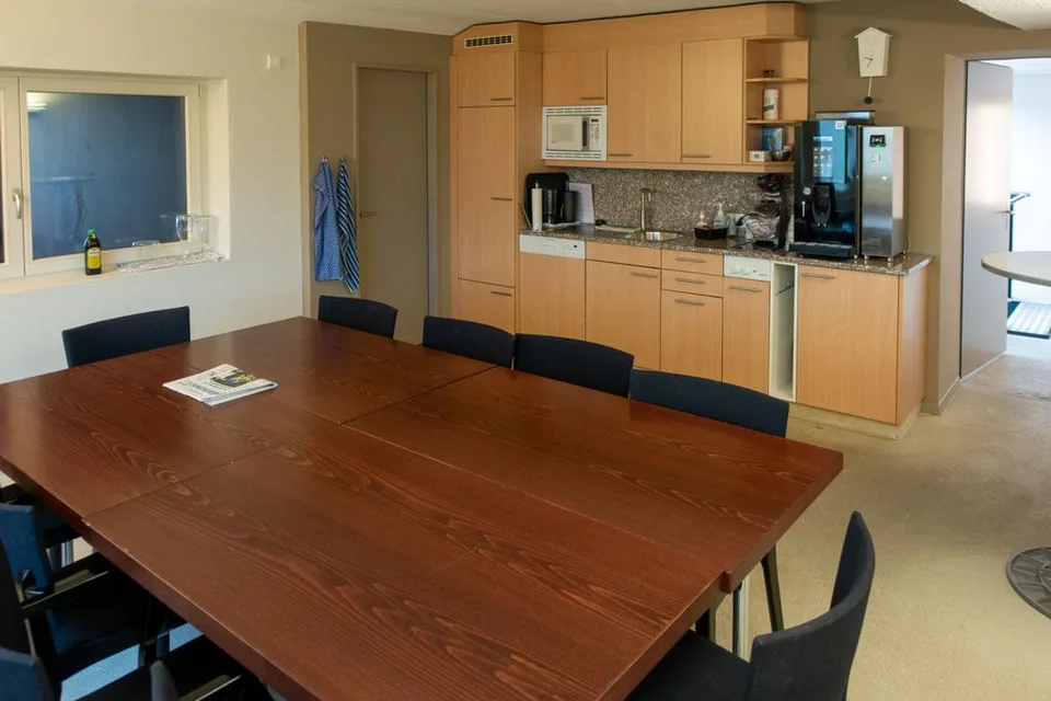 Attika Büro mit traumhafter Aussicht – Foto 7 von 13