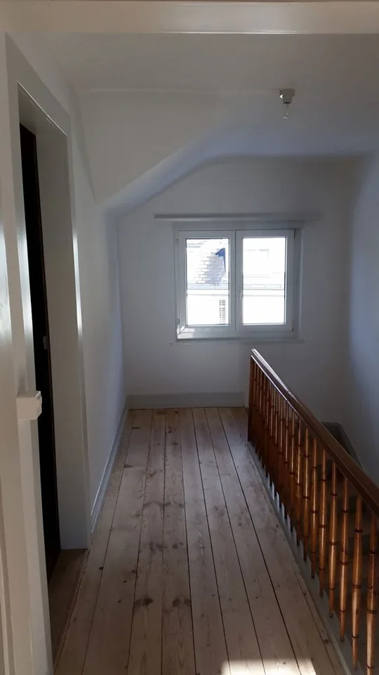 Charmantes Doppeleinfamilienhaus mit Garten – Foto 4 von 7