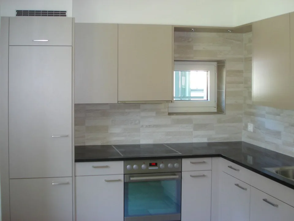 Charmantes Doppeleinfamilienhaus mit Garten – Foto 2 von 7