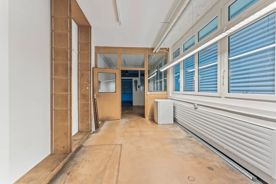 Vielseitige Gewerbeimmobilie mit Einliegerwohnung in Bettlach zu verkaufen – Foto 8 von 18