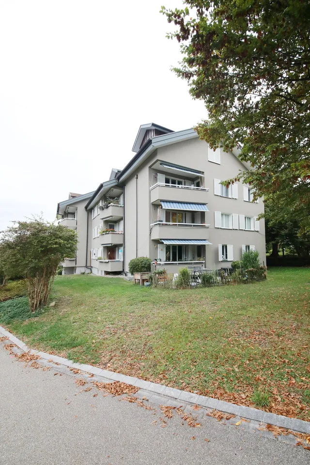 Renovierte 3.5-Zimmerwohnung mit Balkon an ruhiger Lage, mit Blick ins Grüne – Foto 12 von 12
