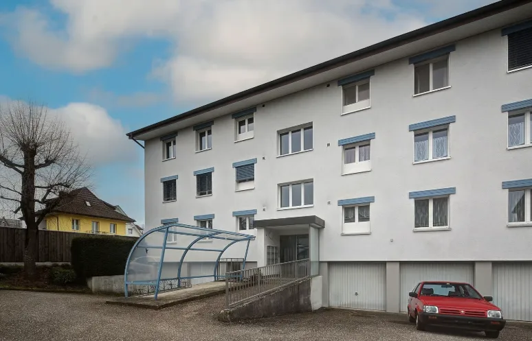 Moderne 3-Zimmer-Wohnung mit grossem Balkon – Foto 2 von 7