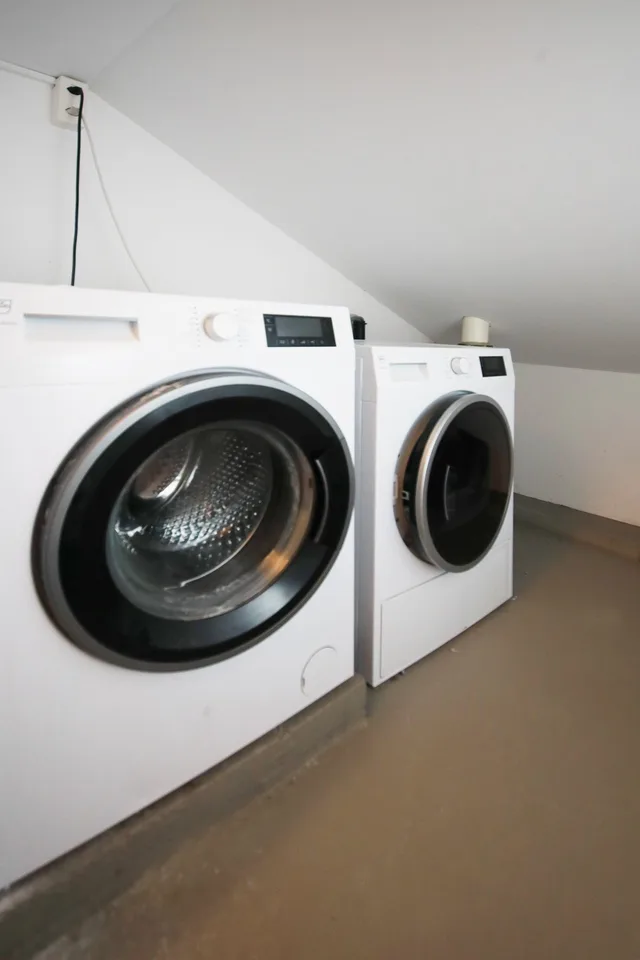 Renovierte 2.5-Zimmer-Dachwohnung – Foto 10 von 11
