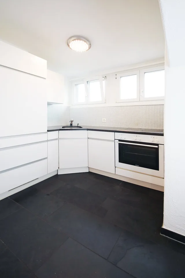Renovierte 2.5-Zimmer-Dachwohnung – Foto 7 von 11