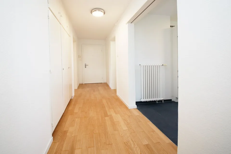 Renovierte 2.5-Zimmer-Dachwohnung – Foto 4 von 11