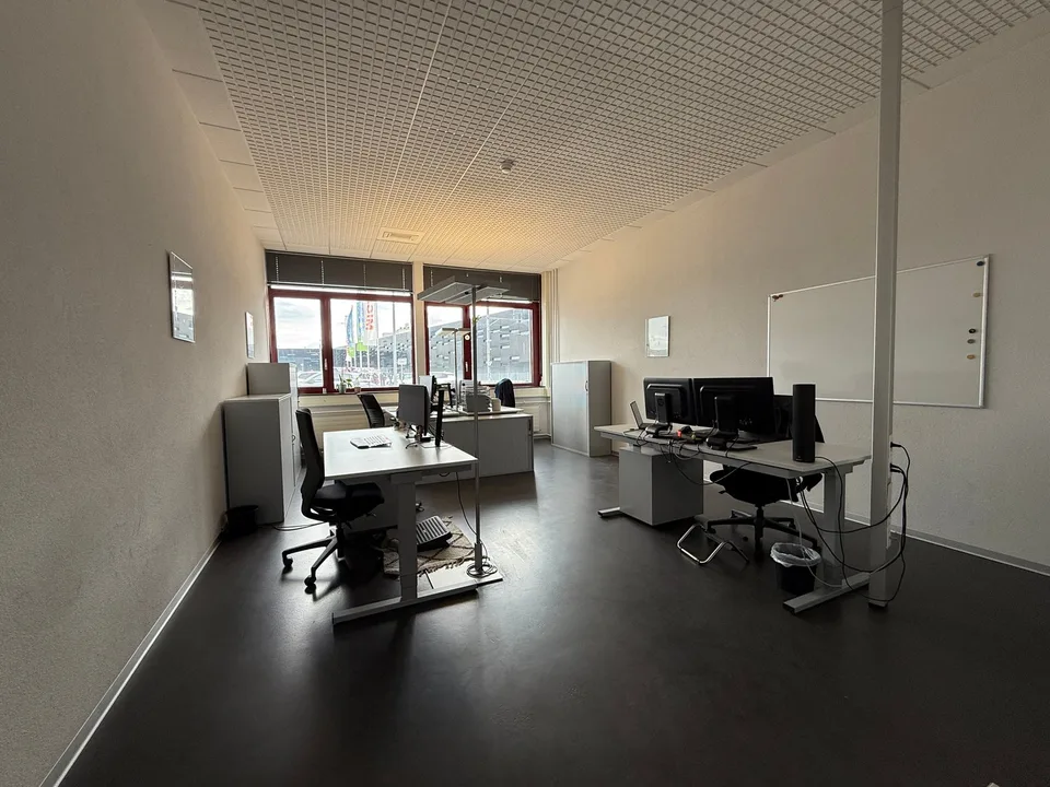 Uffici spaziosi di 526 m² a Marin – Accessibili e ben serviti – foto 4 di 10