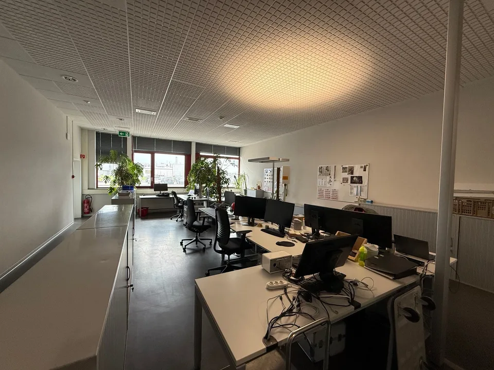 Uffici spaziosi di 526 m² a Marin – Accessibili e ben serviti – foto 8 di 10