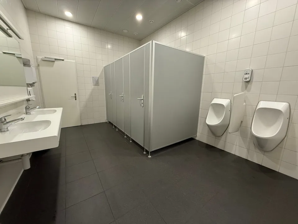 Uffici spaziosi di 526 m² a Marin – Accessibili e ben serviti – foto 9 di 10