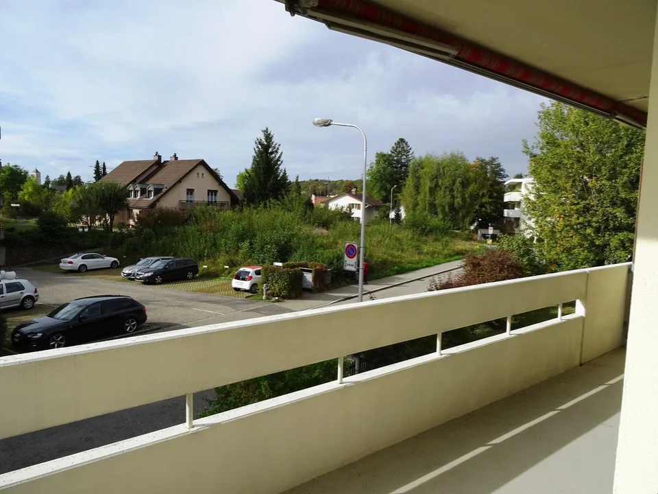 Cozy and bright 3.5-room apartment on the high ground floor with a large corner balcony – photo 9 of 9