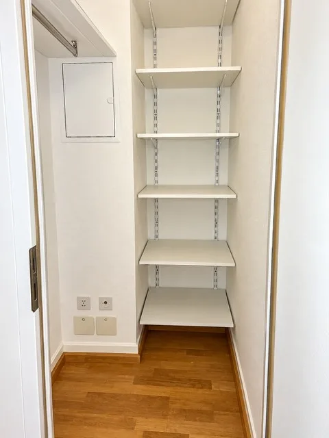 Bel appartement de 3 pièces dans un immeuble ancien à louer avec usage de jardin – photo 8 sur 11