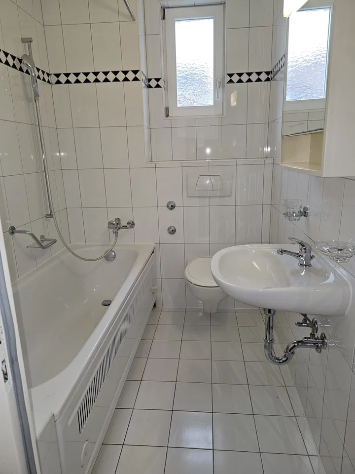 Bel appartement de 3 pièces dans un immeuble ancien à louer avec usage de jardin – photo 9 sur 11