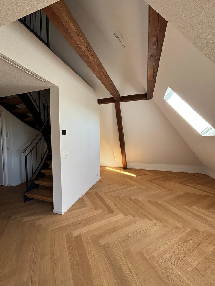 Wunderschöne, frisch kernsanierte Maisonette-Wohnung – sofort verfügbar! – Foto 2 von 9