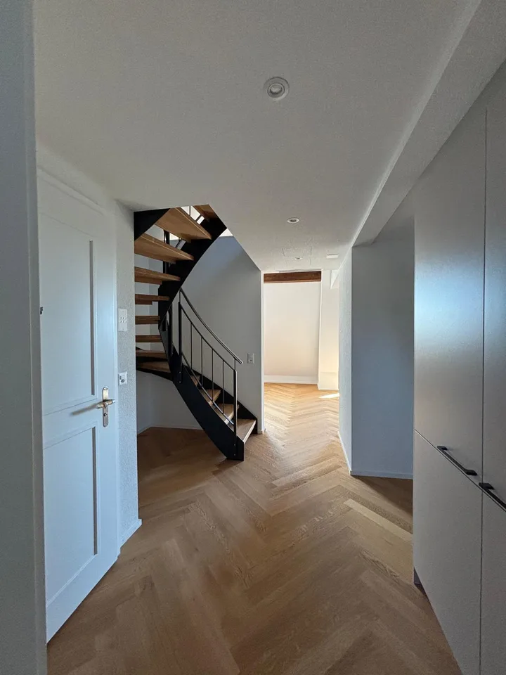 Wunderschöne, frisch kernsanierte Maisonette-Wohnung – sofort verfügbar! – Foto 3 von 9