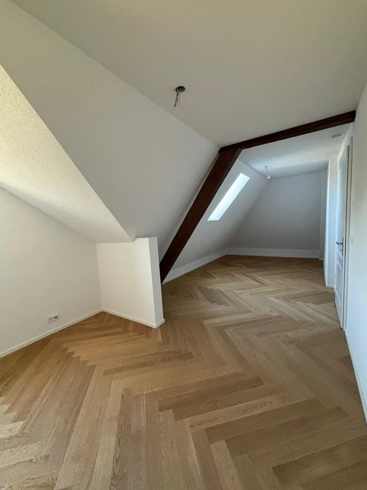 Wunderschöne, frisch kernsanierte Maisonette-Wohnung – sofort verfügbar! – Foto 4 von 9