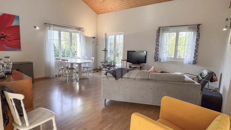 Charmantes Villa mit idealer Lage – Foto 3 von 13