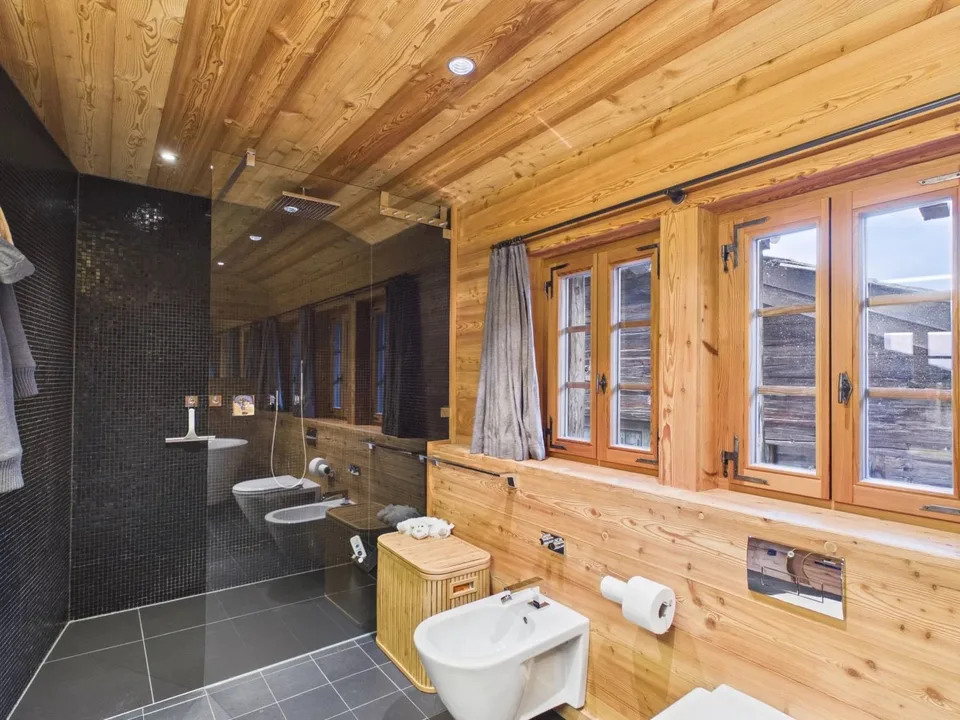 Unique Chalet-Bijou with modern Alpine chic – photo 17 of 24