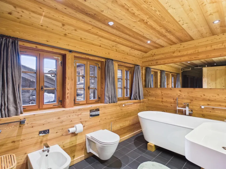 Unique Chalet-Bijou with modern Alpine chic – photo 15 of 24
